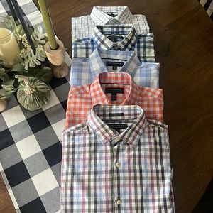 Men’s Banana Republic dress shirts